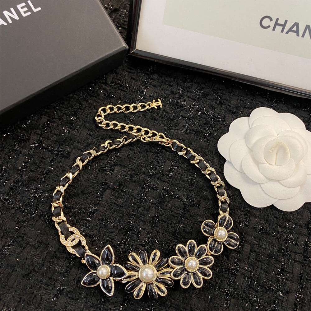 Ch**el NECKLACE
