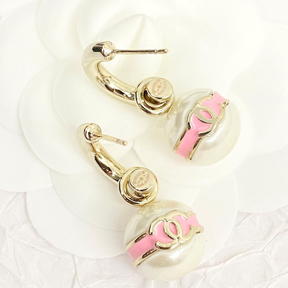 Ch**el PEARL EARRINGS