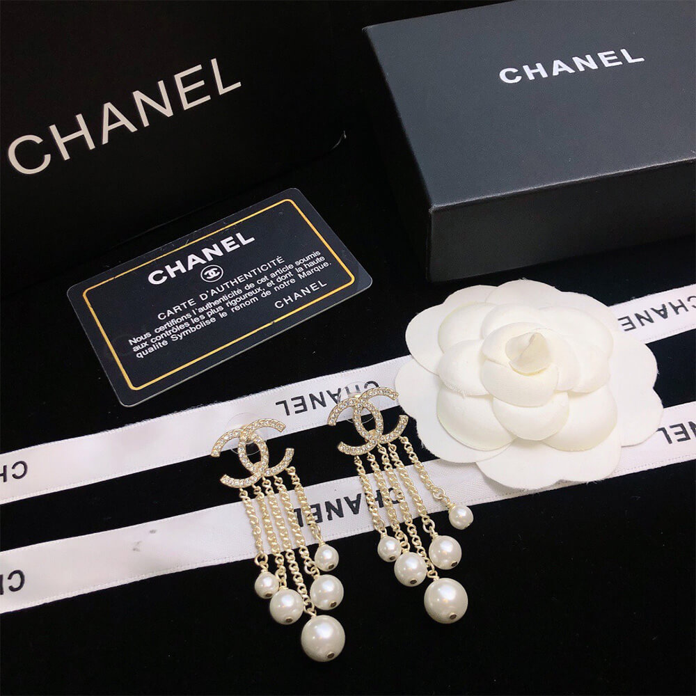 Ch**el PEARL EARRINGS