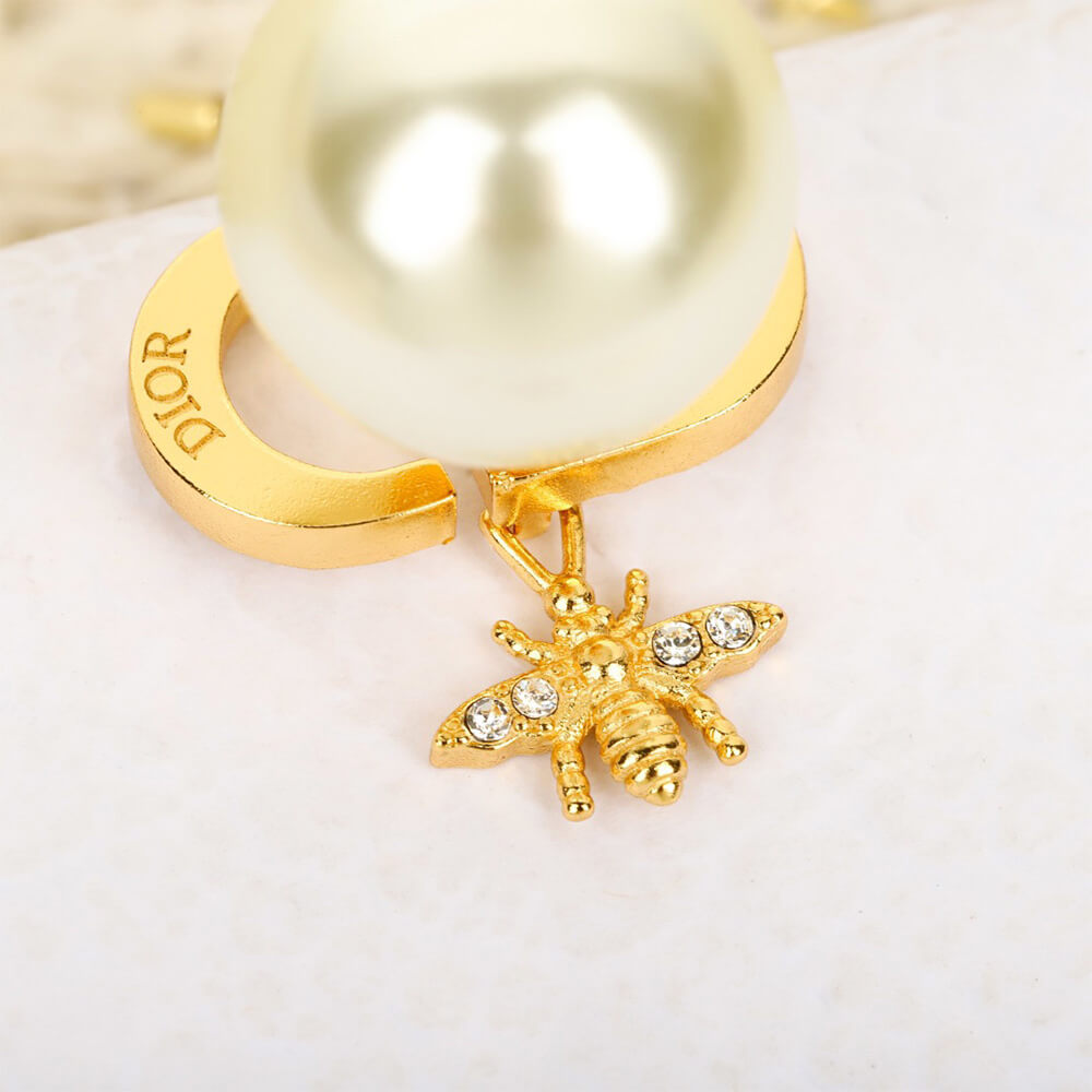 D10r PEARL EARRINGS