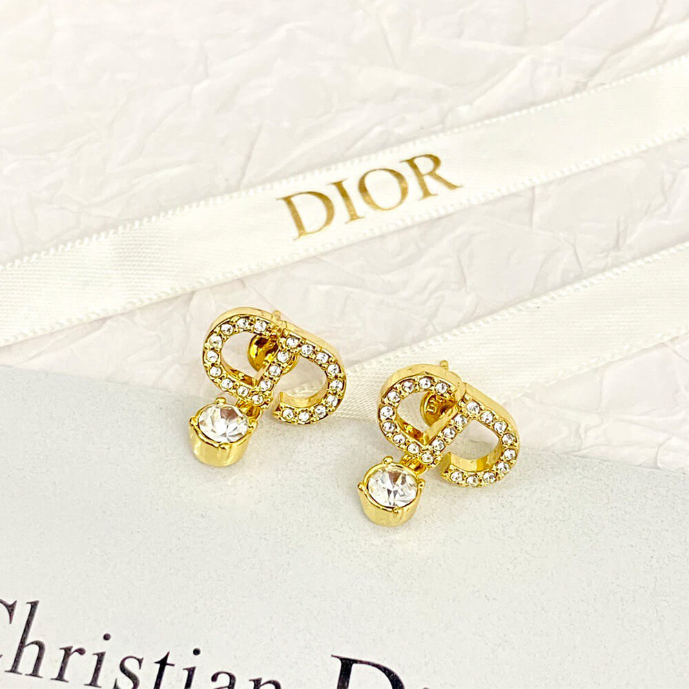 D10r PEARL EARRINGS