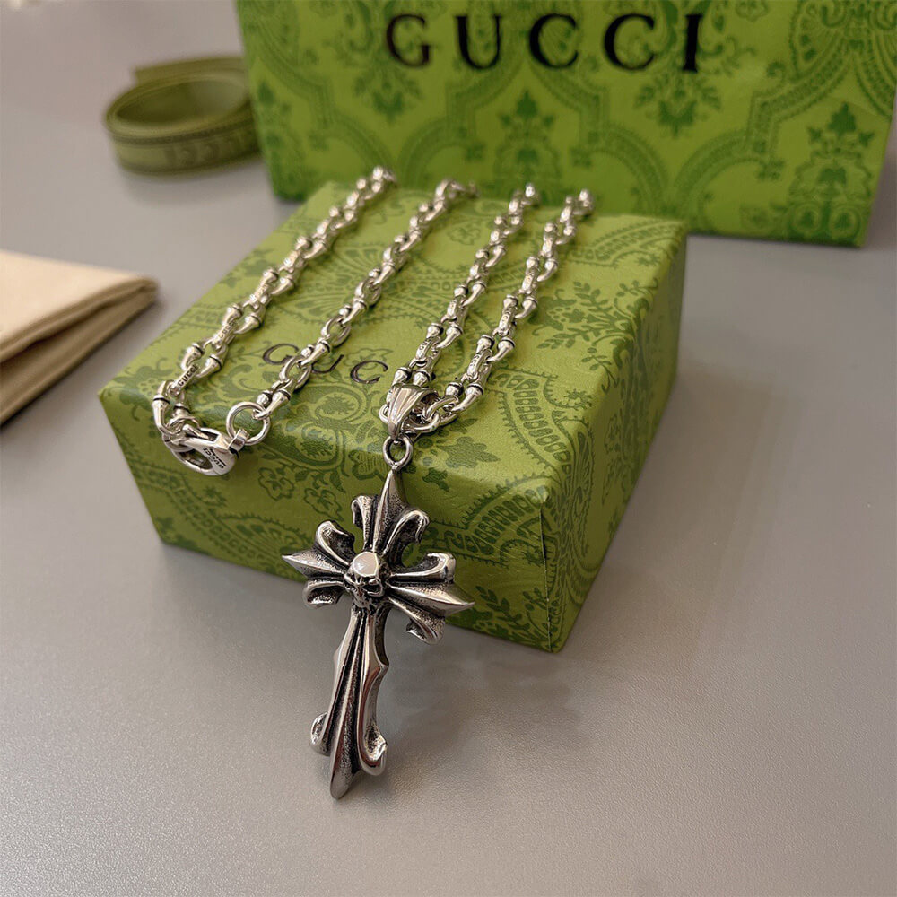 Gvc*1 NECKLACE