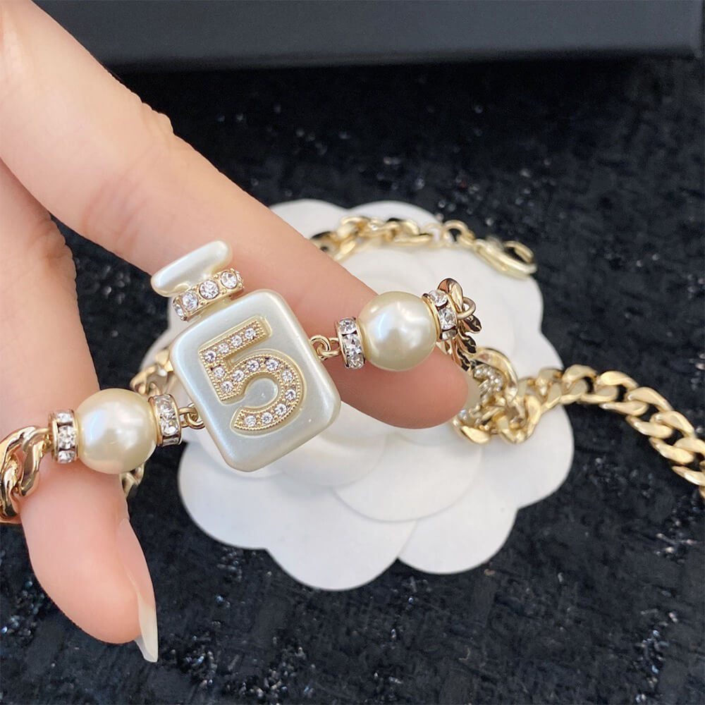 Ch**el NECKLACE