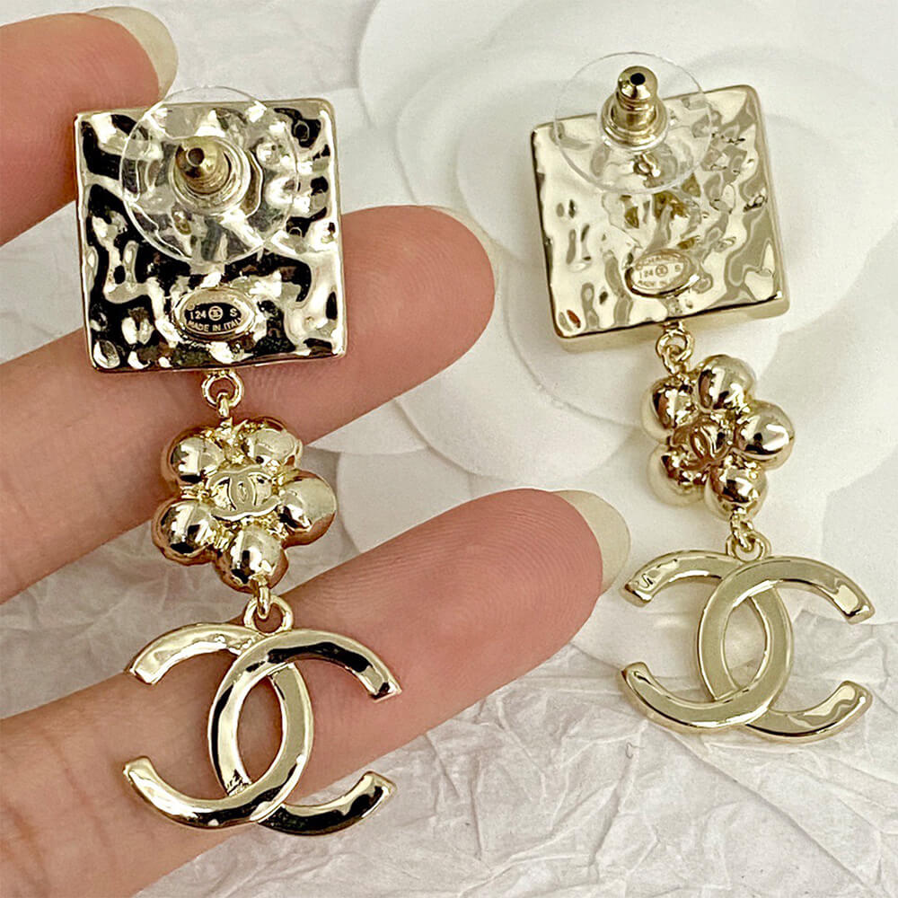 Ch**el PEARL EARRINGS
