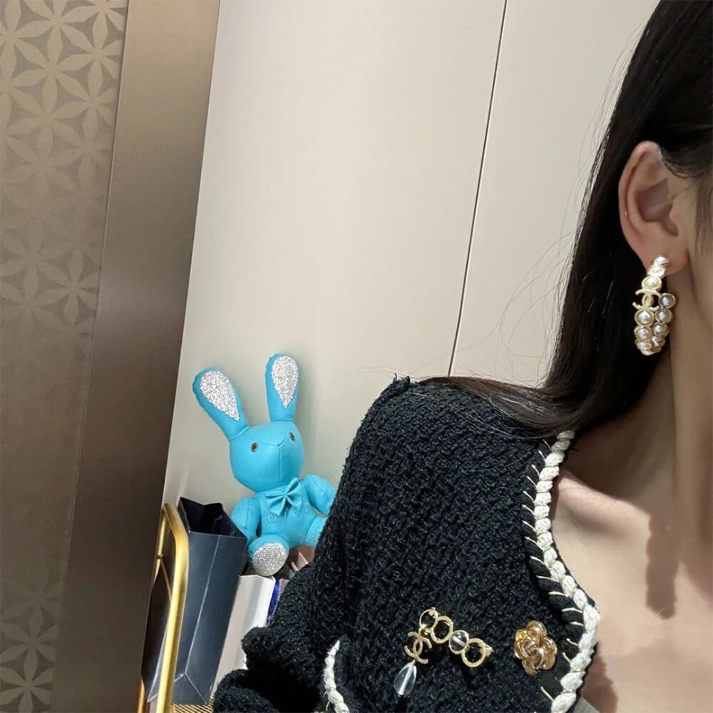 Ch**el PEARL EARRINGS