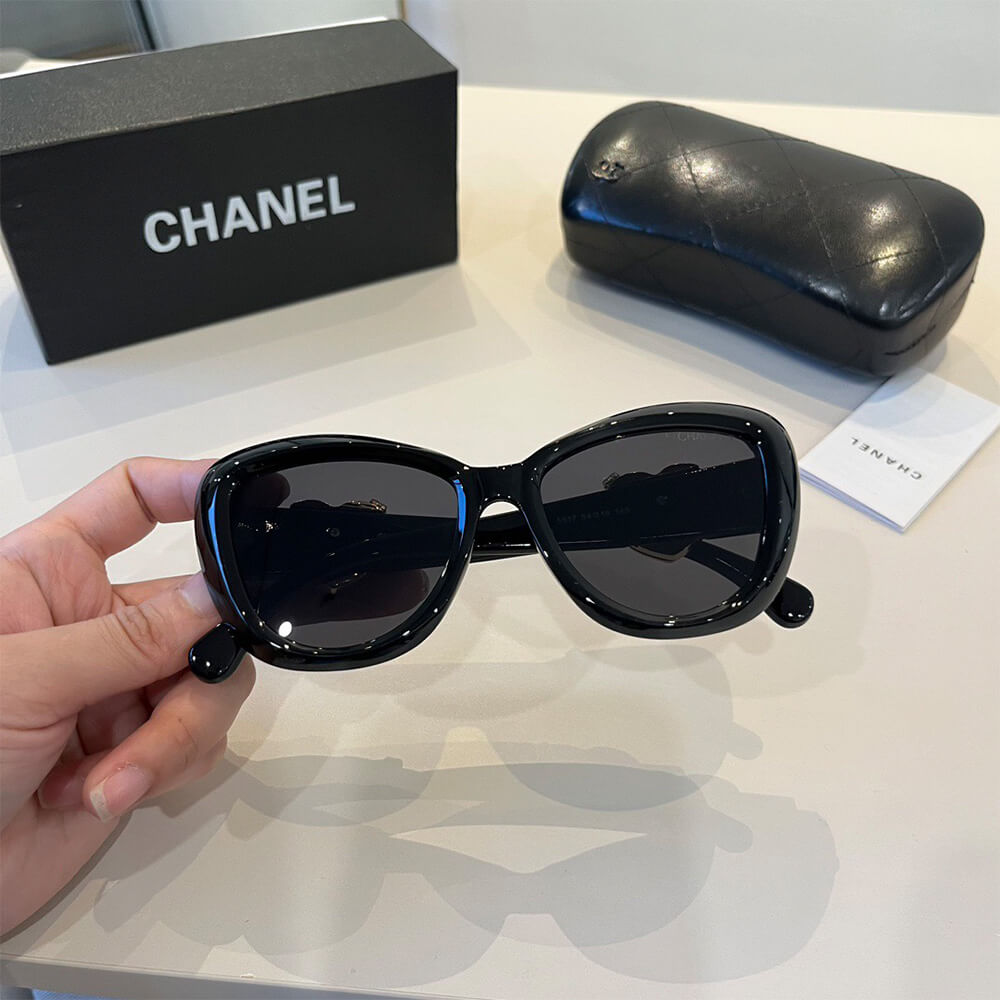 Ch**el SUNGLASSES