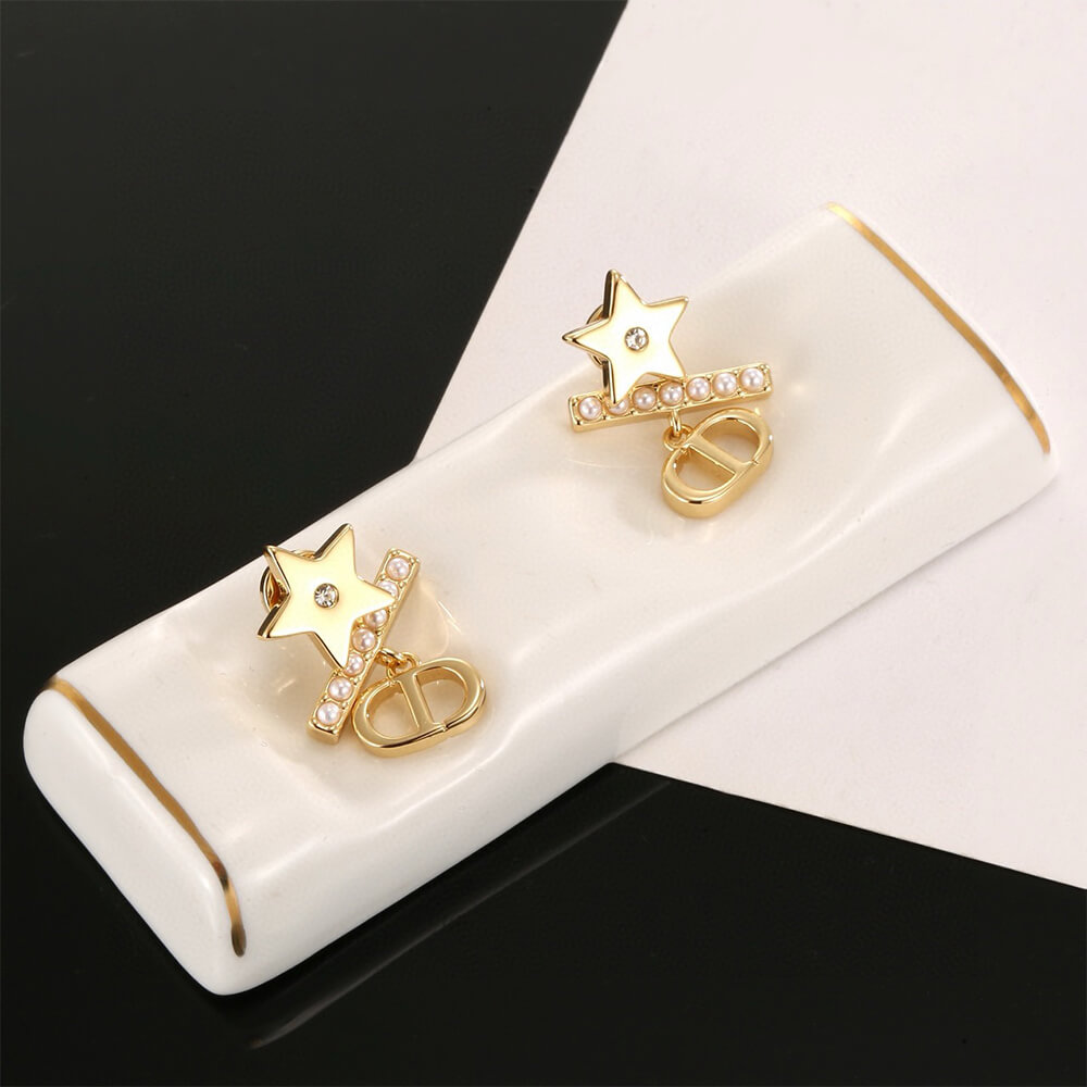D10r EARRINGS