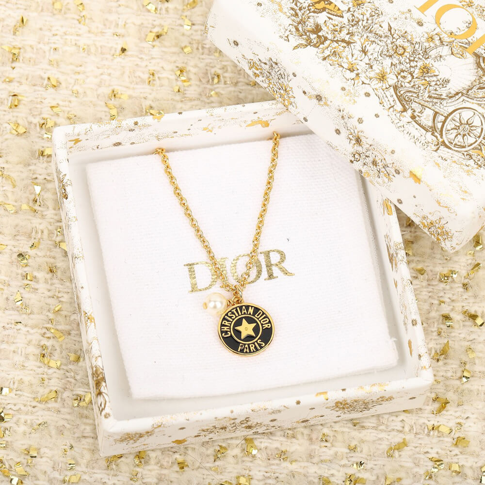 D10r Necklace