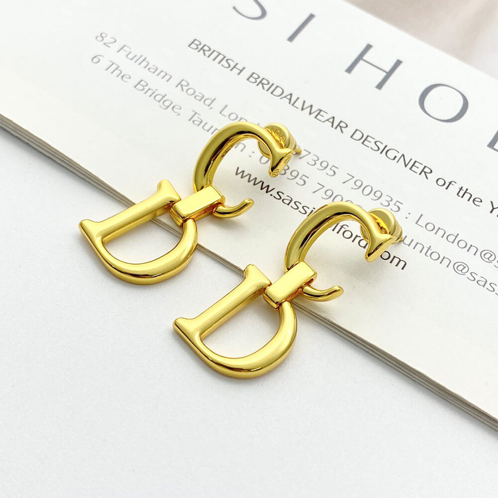 D10r EARRINGS