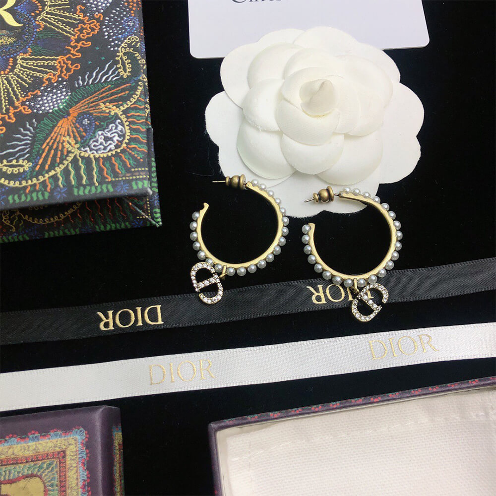 D10r EARRINGS