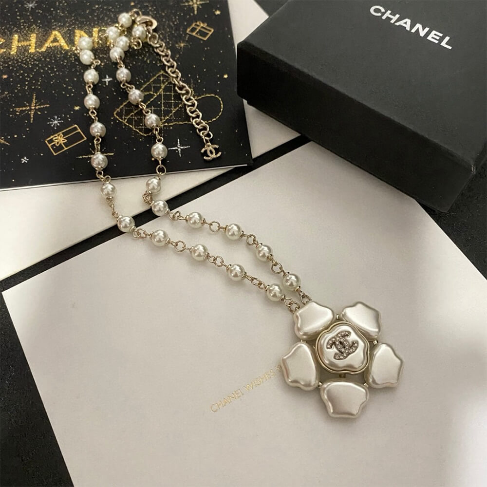 Ch**el Necklace