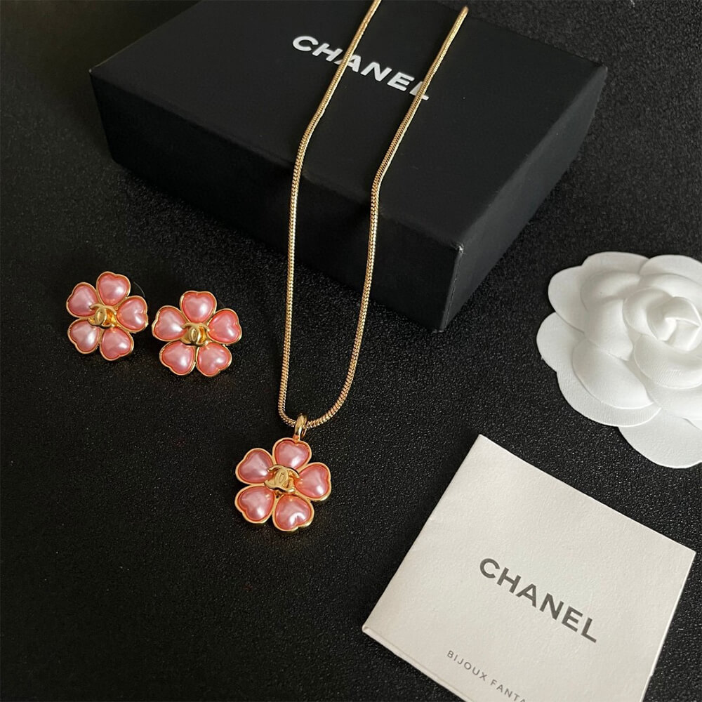 Ch**el Necklace