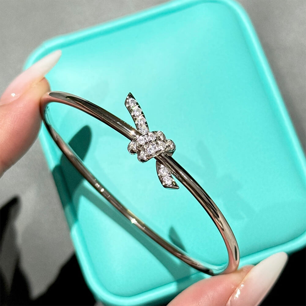 T*f*ny Knot Wire Bangle