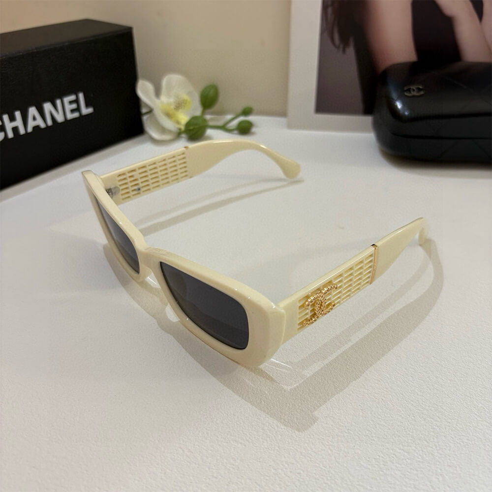 Ch**el SUNGLASSES