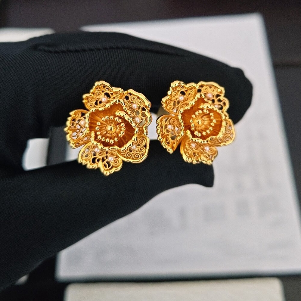 D10r EARRINGS