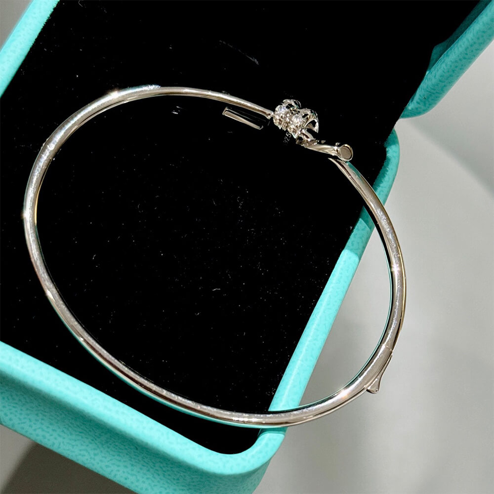T*f*ny Knot Wire Bangle