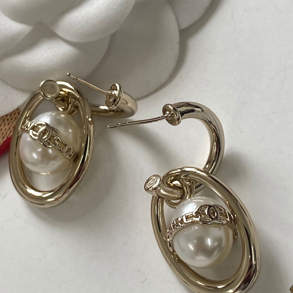 Ch**el PEARL EARRINGS