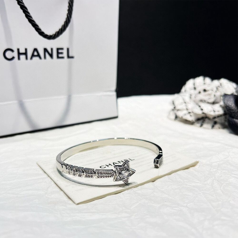 Ch**el Comète Chevron bracelet