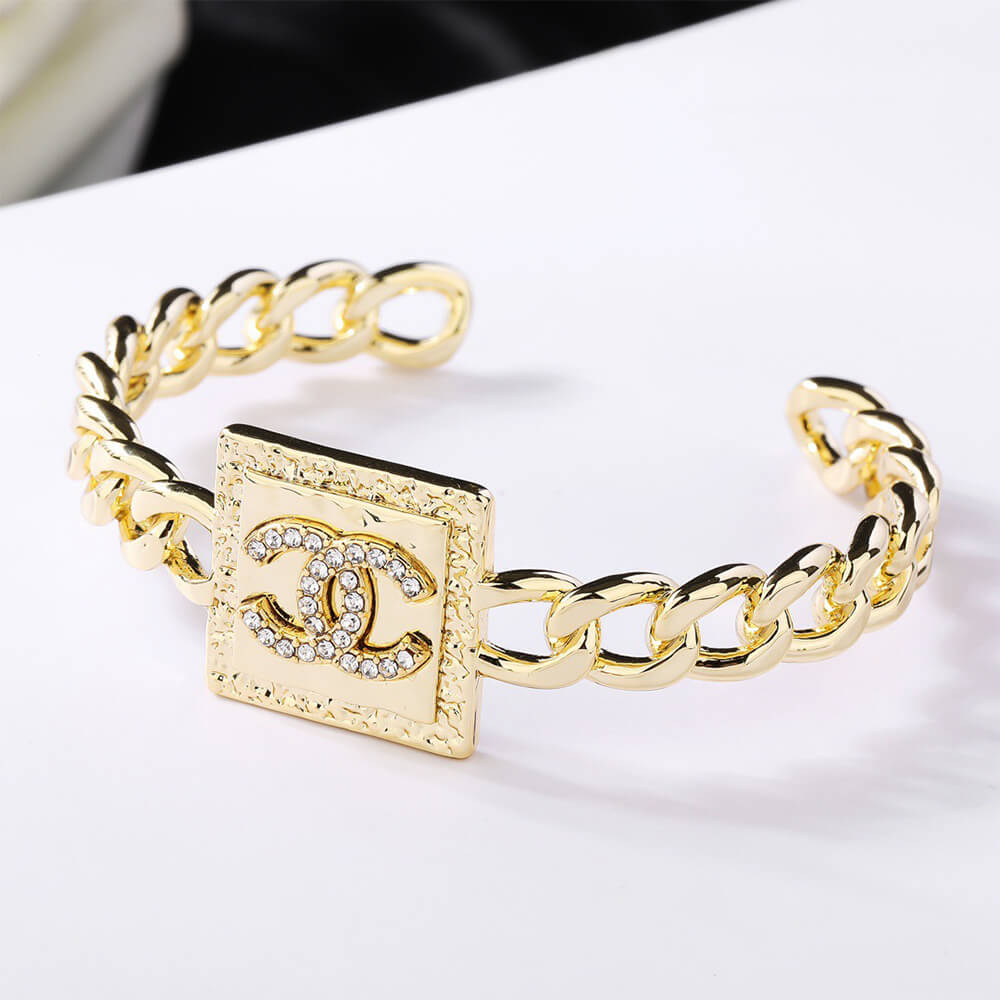 Ch**el bracelet