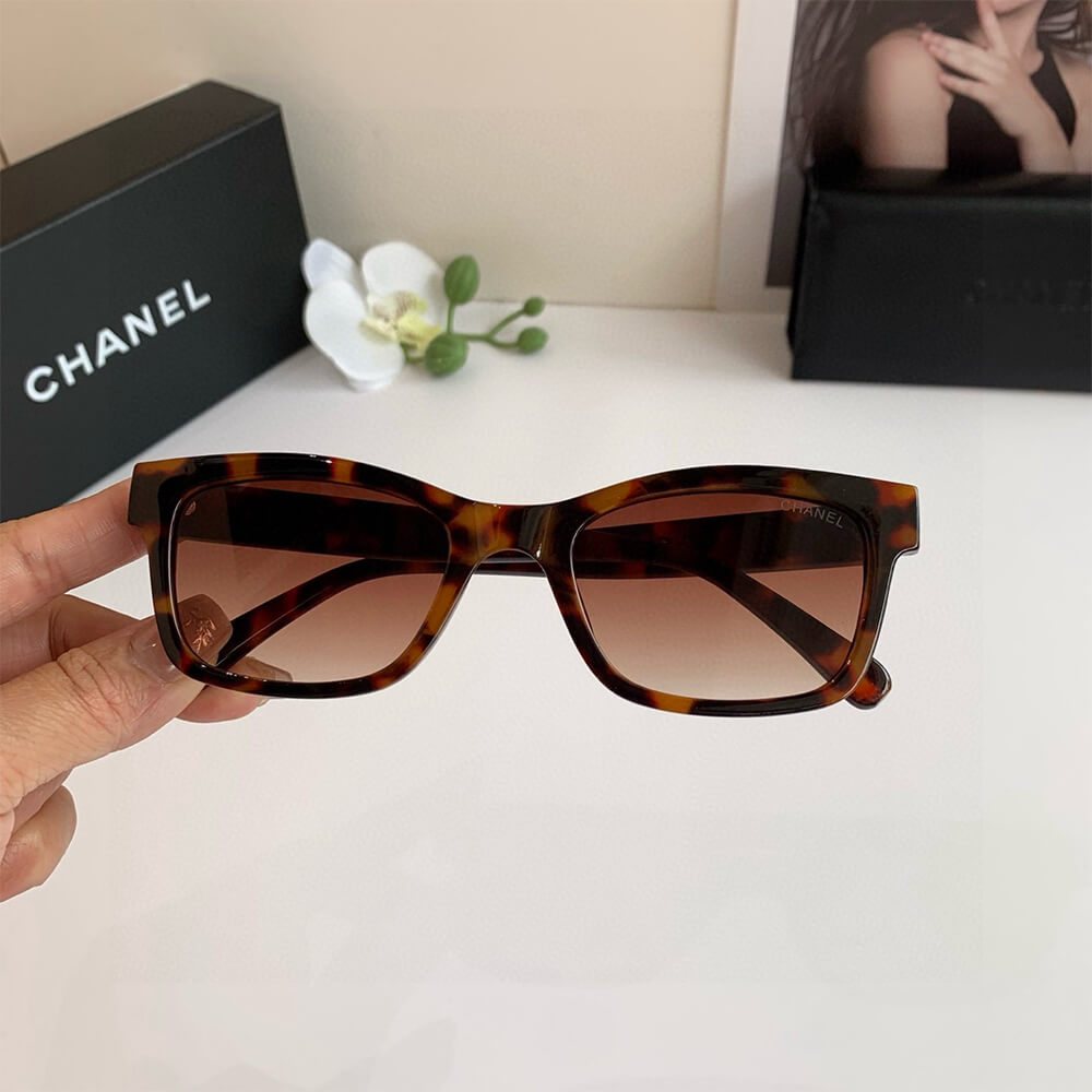 Ch**el SUNGLASSES
