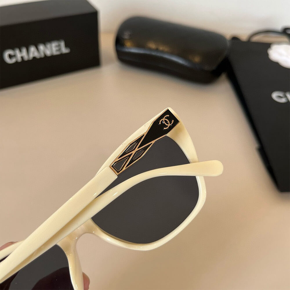 Ch**el SUNGLASSES
