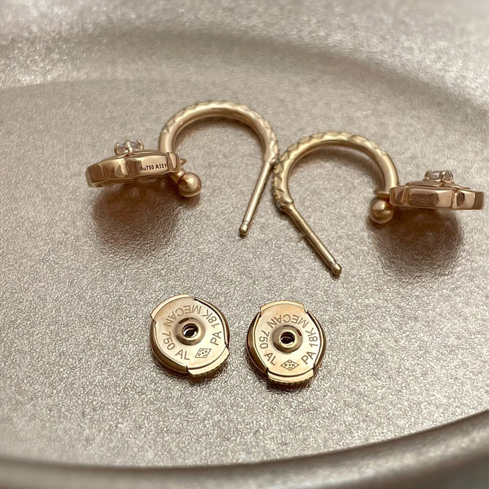 Ch**el EXTRAIT DE CAM??LIA EARRINGS