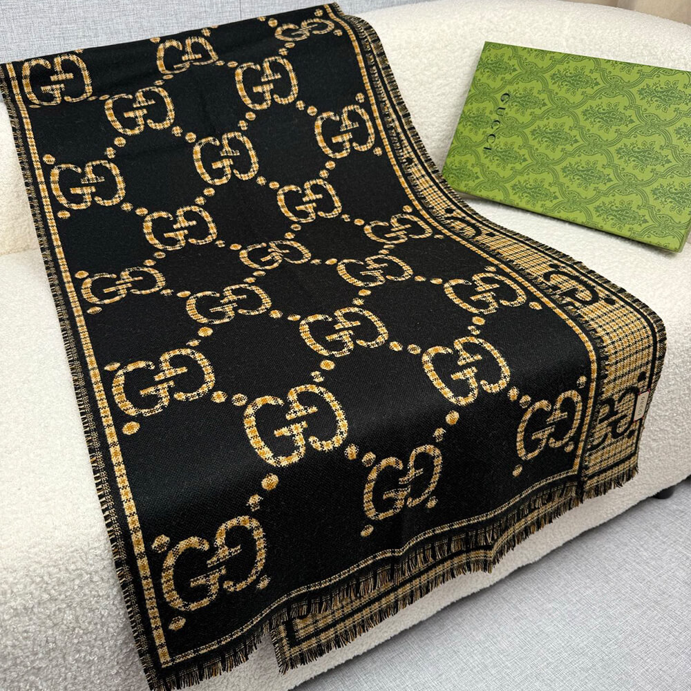 Gvc*1 GG wool scarf