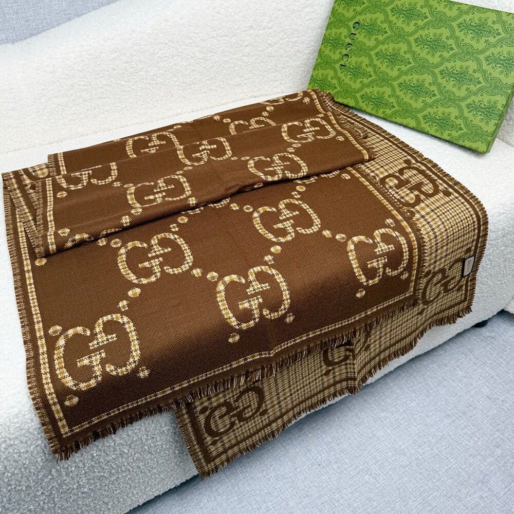 Gvc*1 GG wool scarf