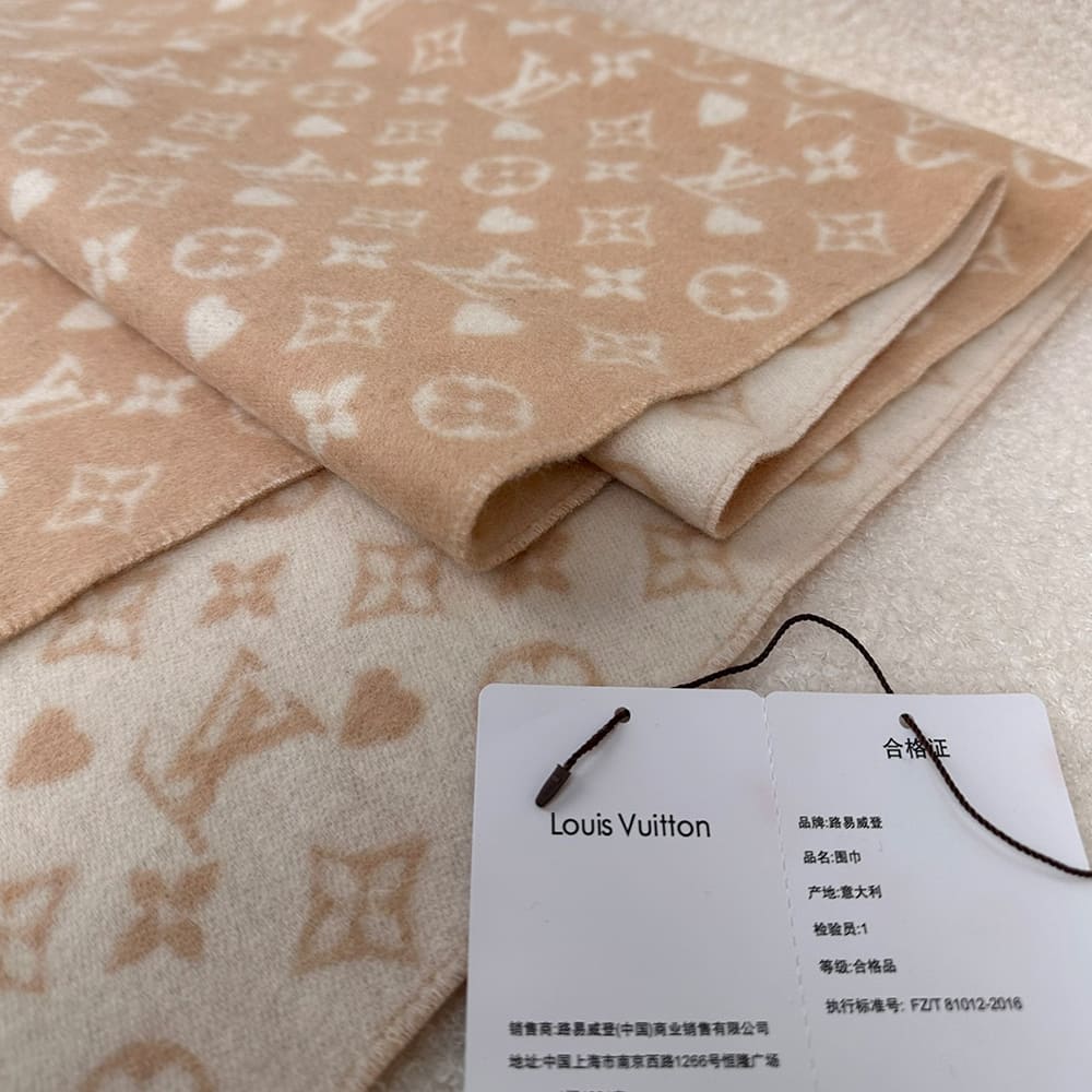 LV GAME ON Scarf