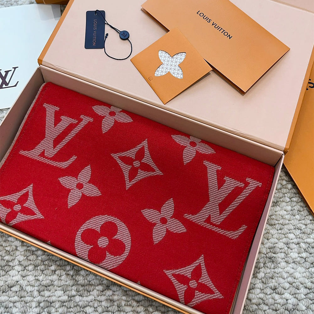LV ESSENTIAL Scarf