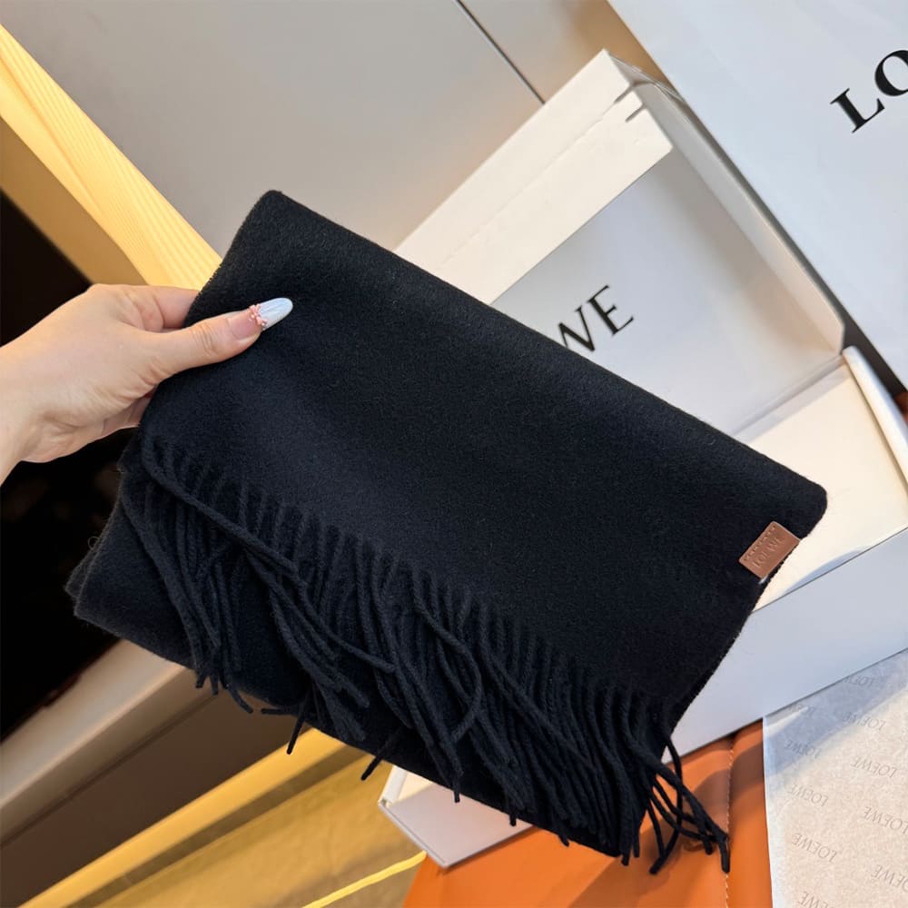 L0ew* Scarf in cashmere
