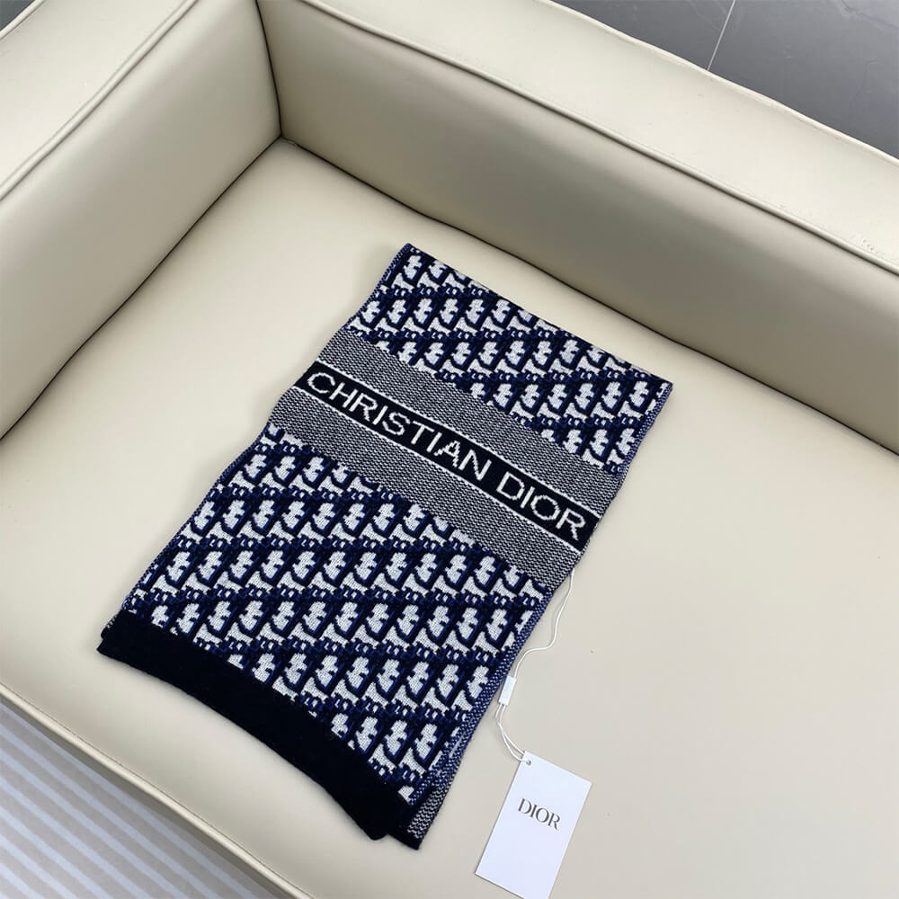 D10r Oblique Scarf