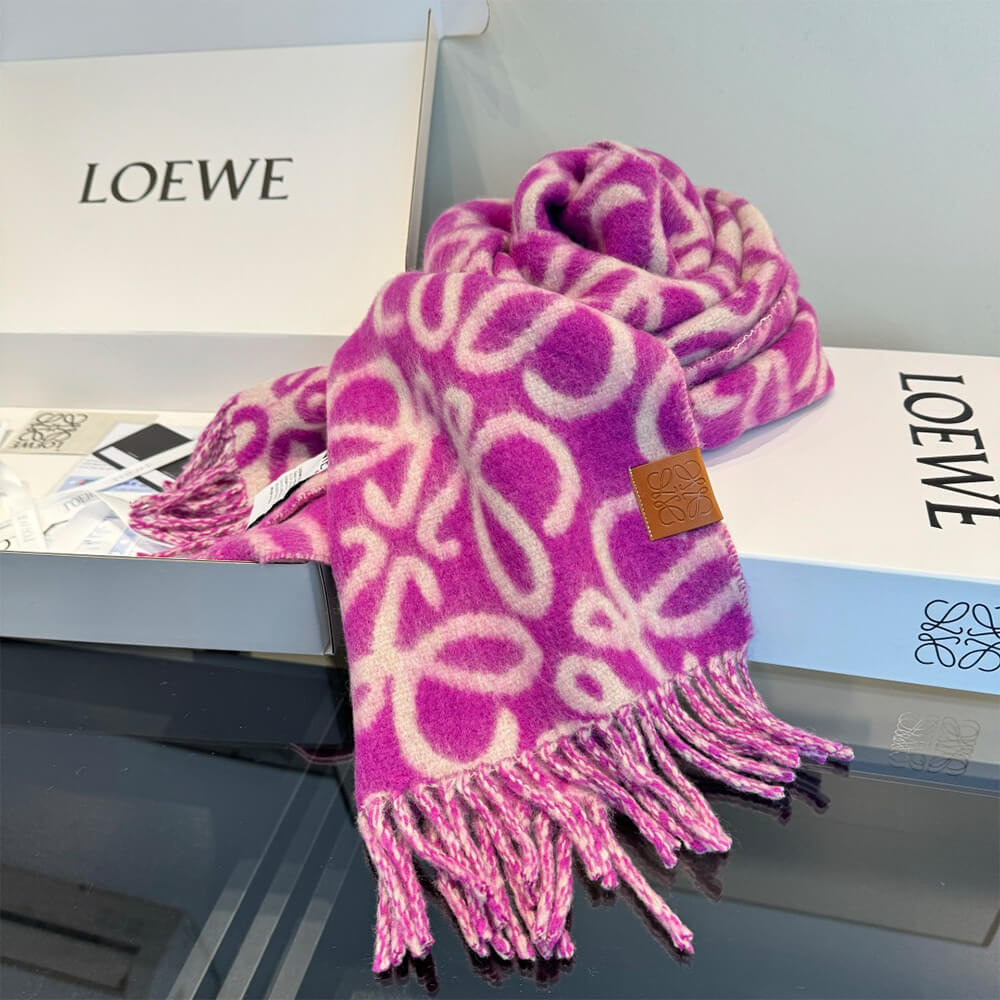 L0ew* Anagram scarf