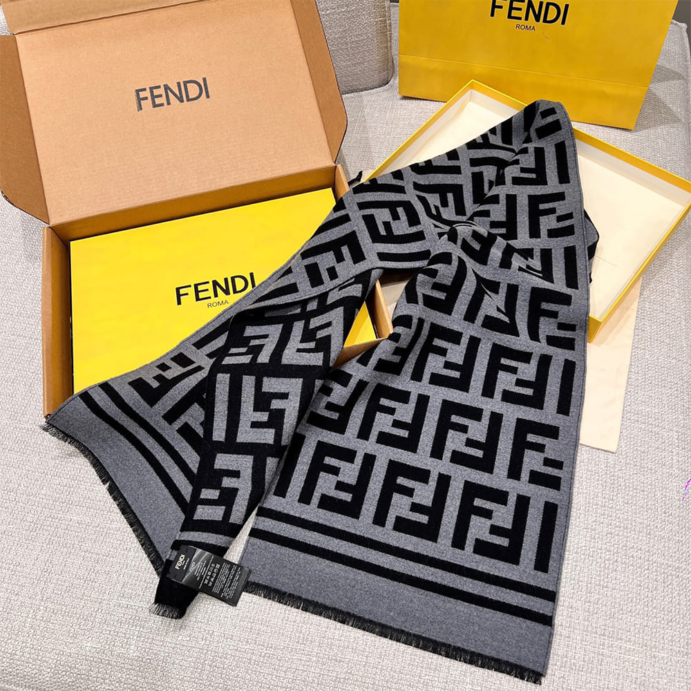 F**di Scarf