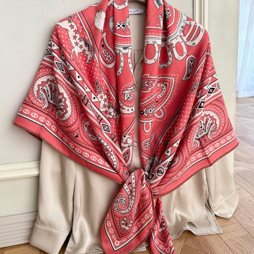 H**me5 Cheval de Coeur Bandana shawl 140