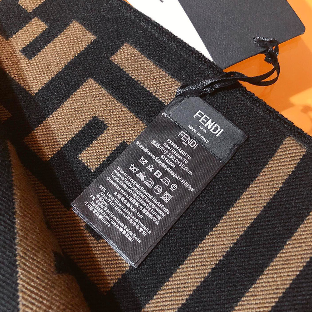 F**di Scarf