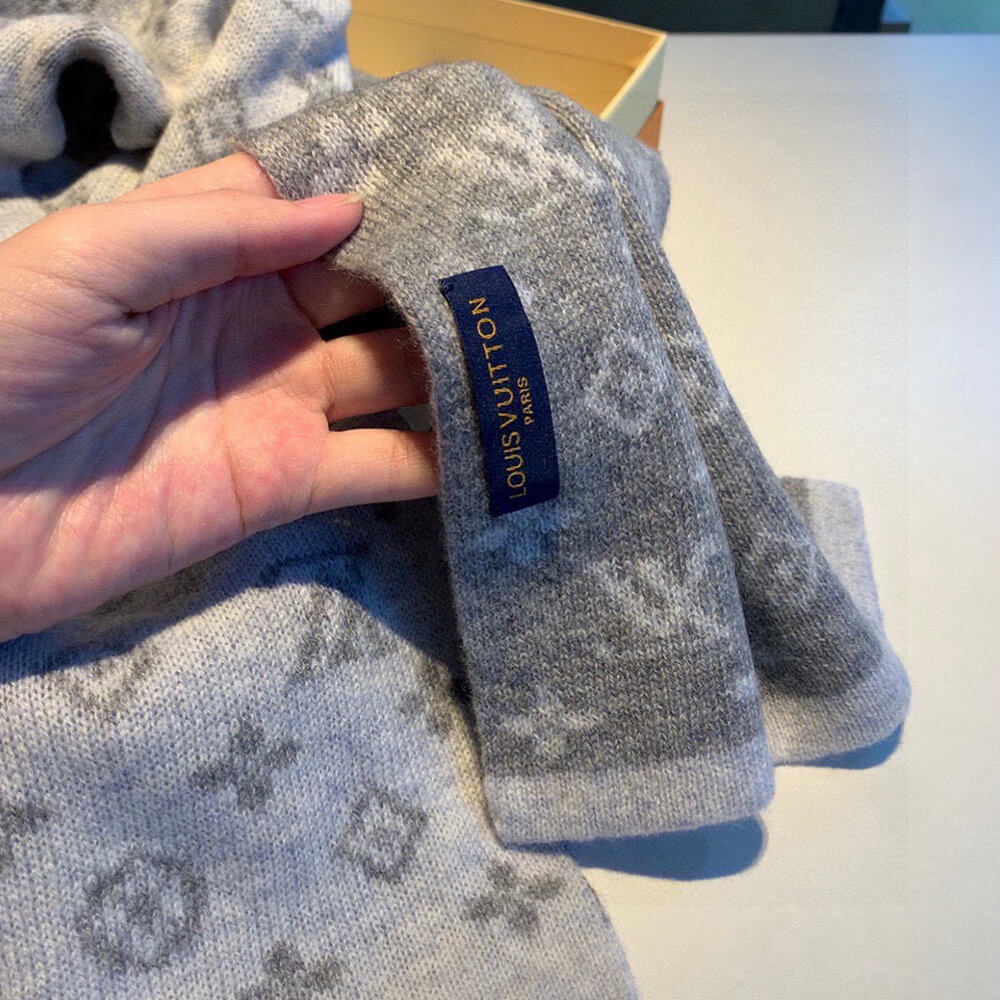 lv monogram De*1m scarf