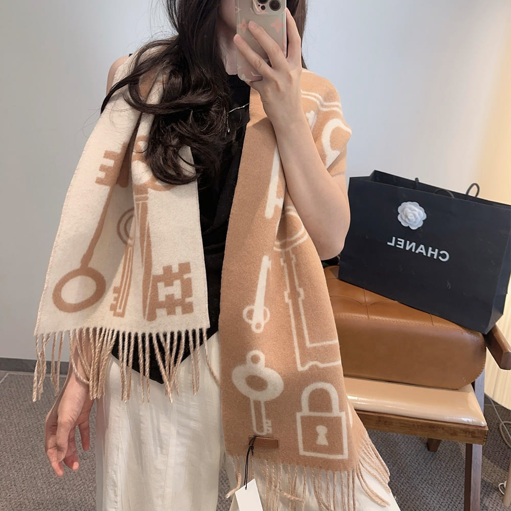 H**me5 Casaque Porte-Clefs Scarf