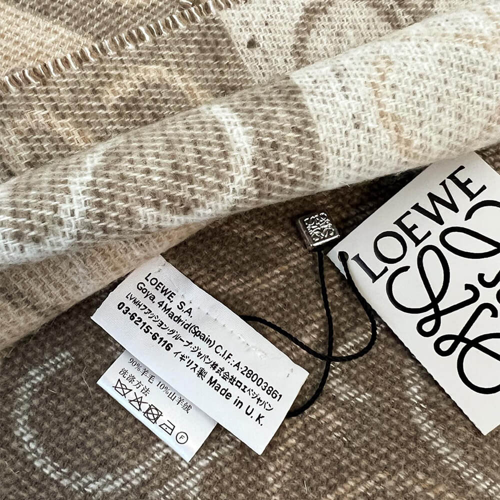 L0ew* Scarf in wool and cashmere