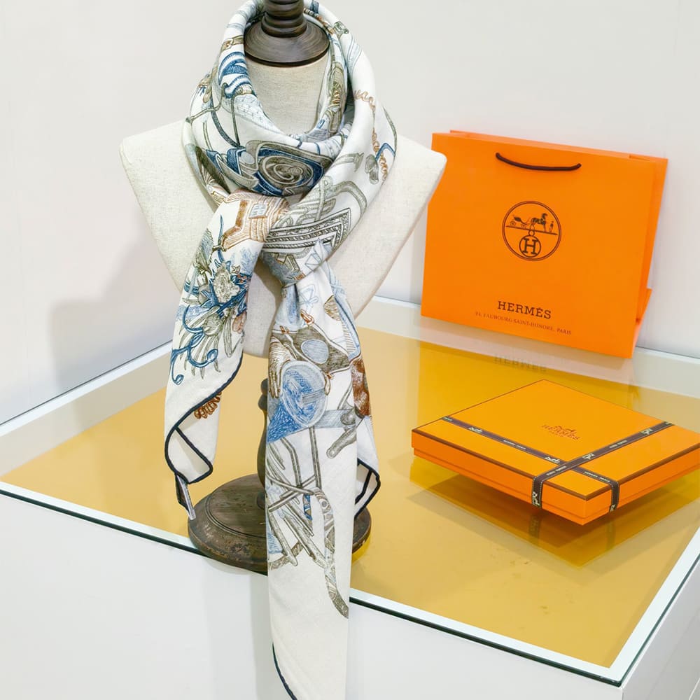 H**me5 Le Monde d’Herm??s shawl 140