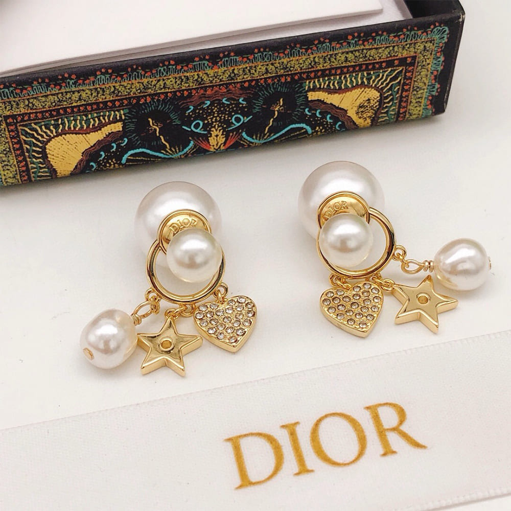D10r Pearl charm earrings