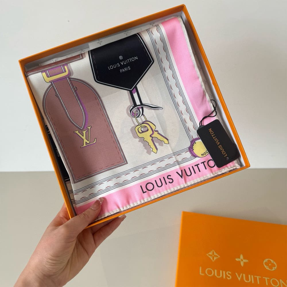 LV Tag Me Square 90