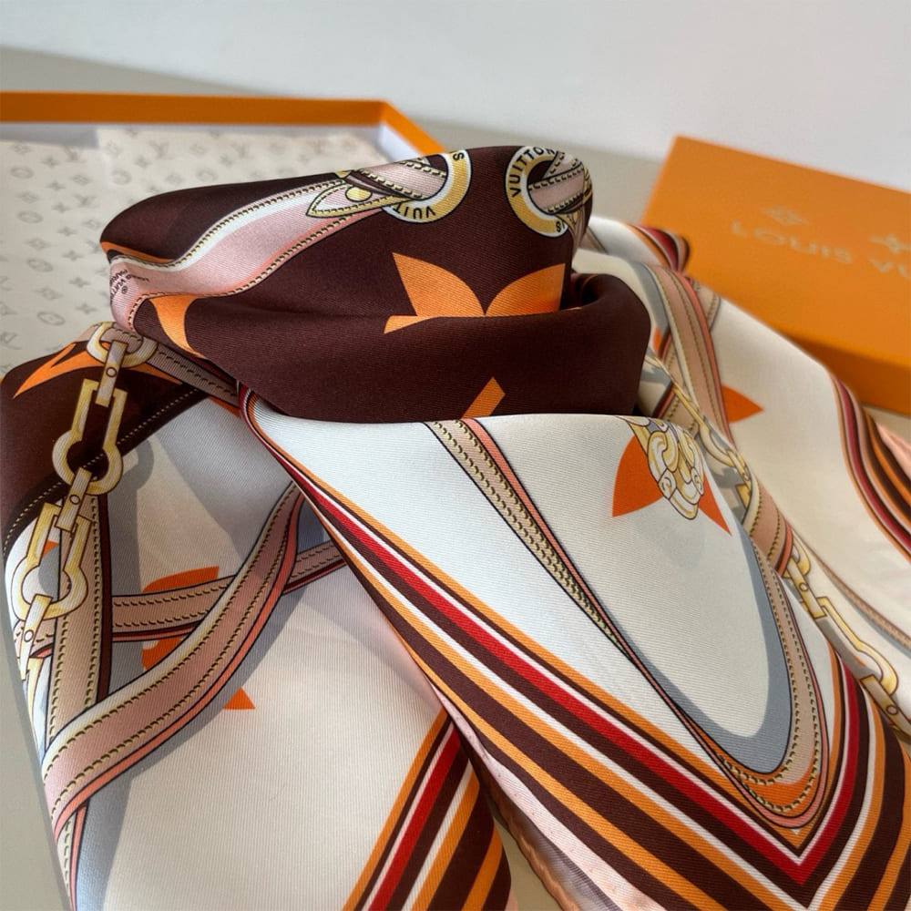 LV Ultimate Monogram Square 90