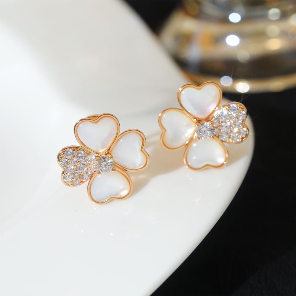 VCA Cosmos D1am0nd Mother Of Pearl Earrings
