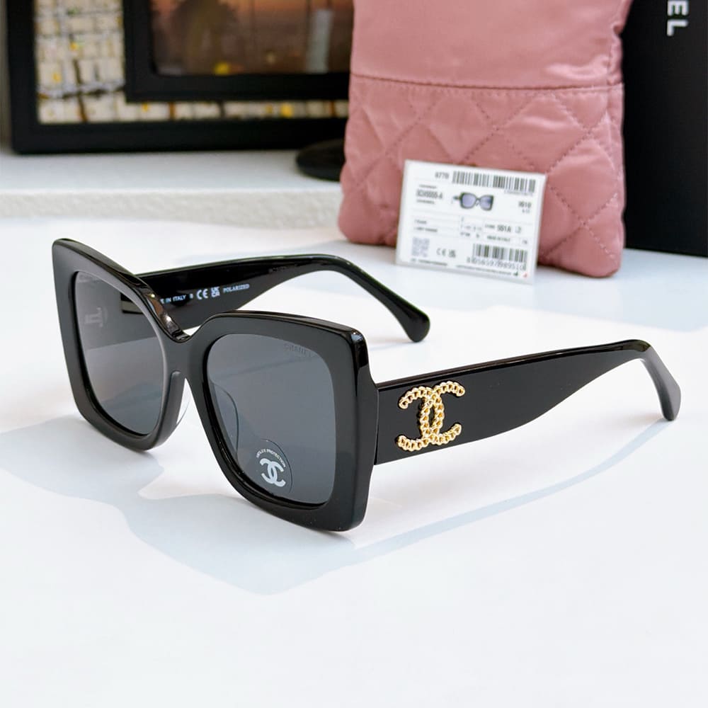 Ch**el Square Sunglasses