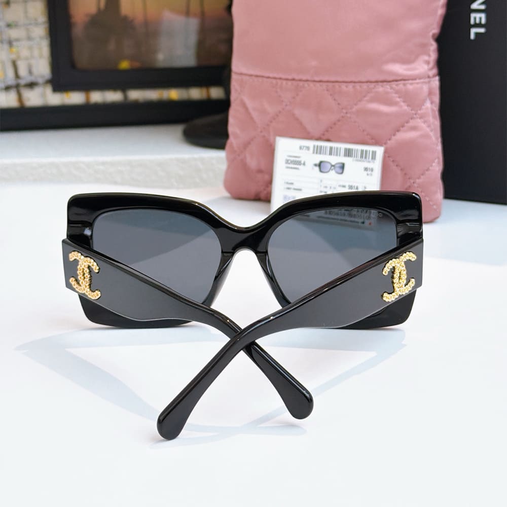 Ch**el Square Sunglasses