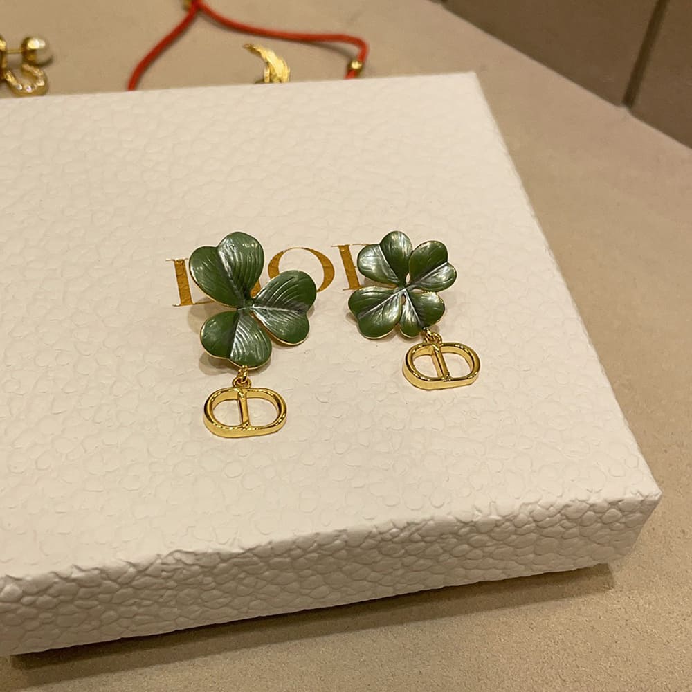 D10r clover earrings