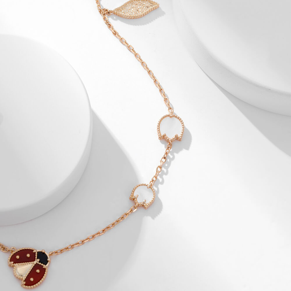 VCA Lucky Spring long necklace, 15 motifs