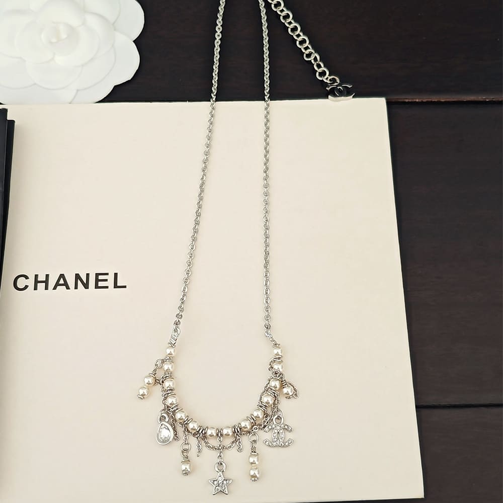 Ch**el necklace
