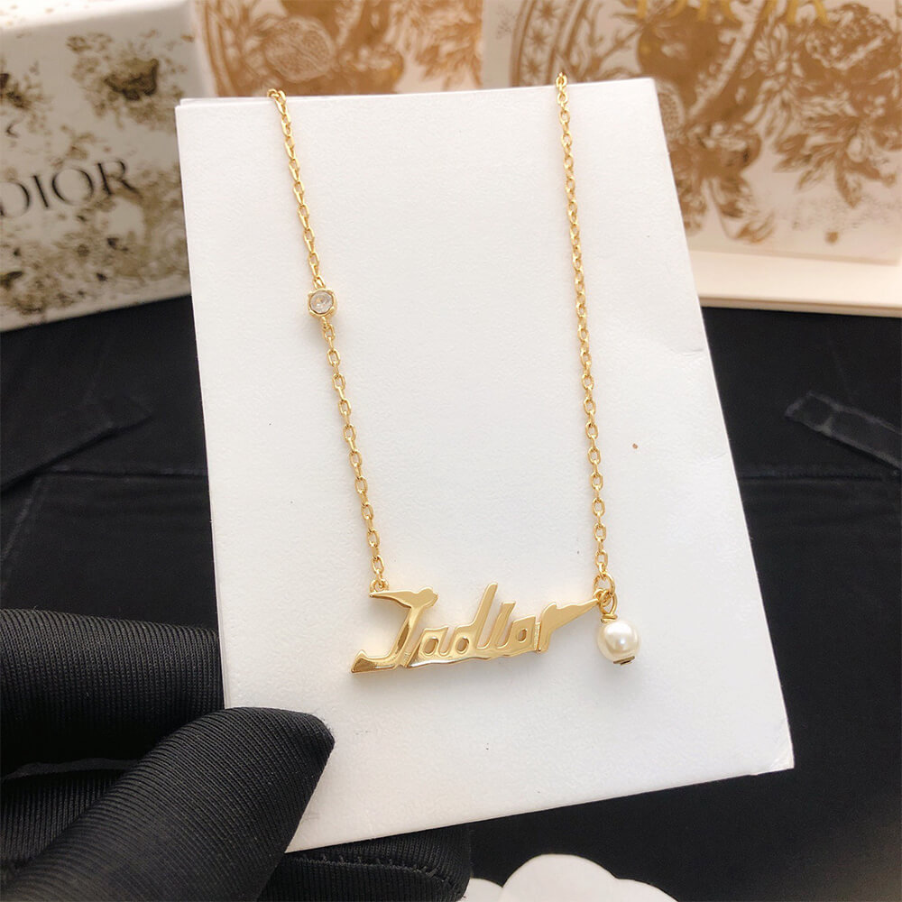 D10r necklace
